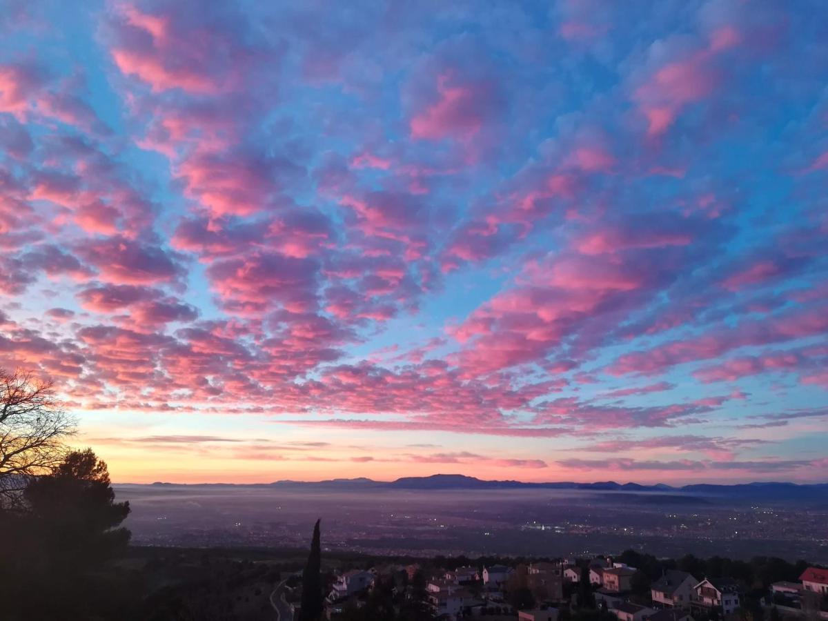 Acogedor apartamento con fantásticas vistas. La Zubia  Exterior foto